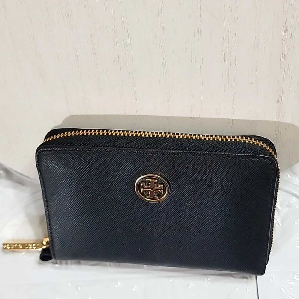 Tory Burch certificate zip